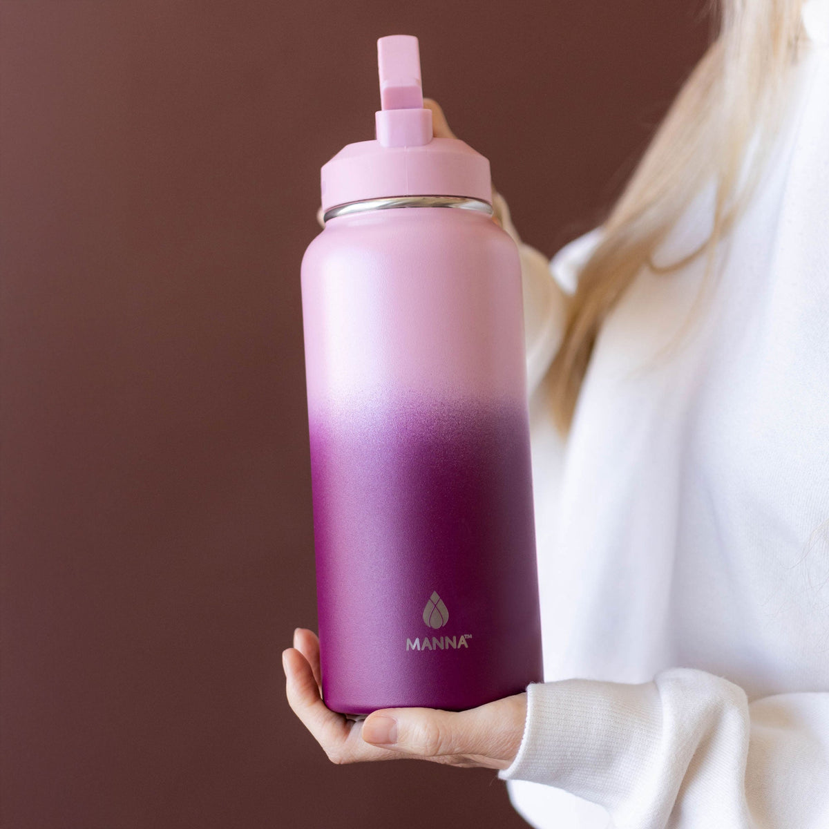 32-oz-powel-bottle-g3 32_Manna_Website_Lifestyles-2.jpg
